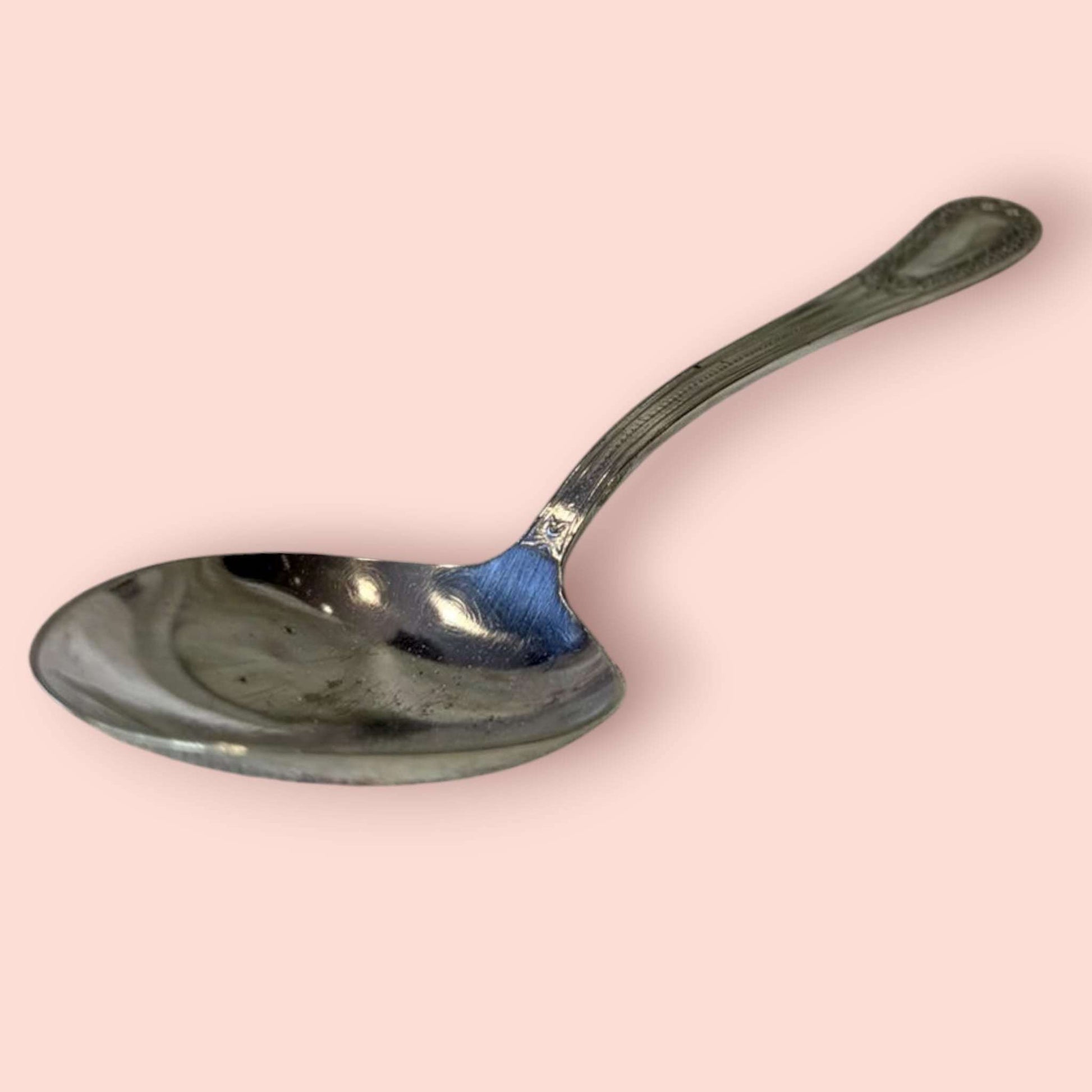 Cucharón antigua de metal plateado para servir con estilo - Cositas Antiguas – La Guadaña, Anticuarios Online en Jerez , vender antigüedades, muebles antiguos