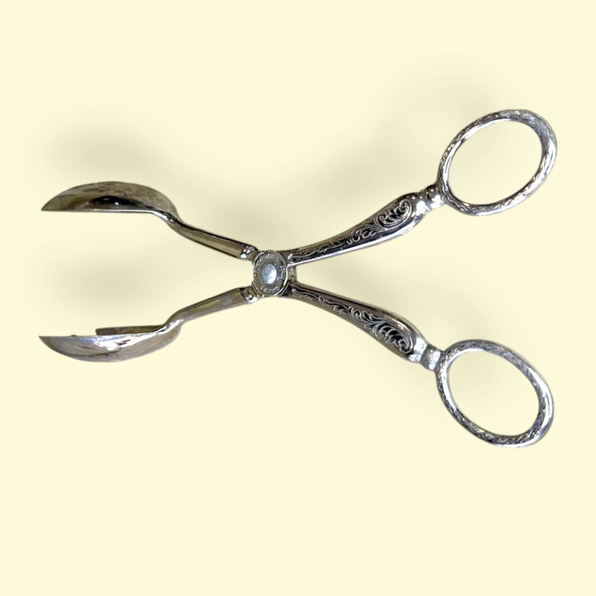 Pinzas antiguas de metal plateado para servir - Cositas Antiguas – La Guadaña, Anticuarios Online en Jerez , vender antigüedades, muebles antiguos