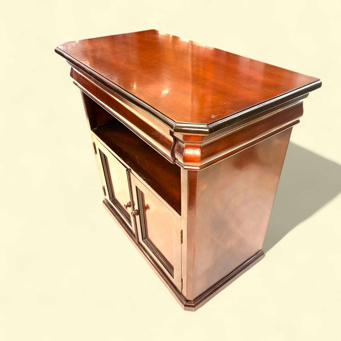 Mesa Tv antigua de caoba con cajón y armario - Cositas Antiguas – La Guadaña, Anticuarios Online en Jerez , vender antigüedades, muebles antiguos