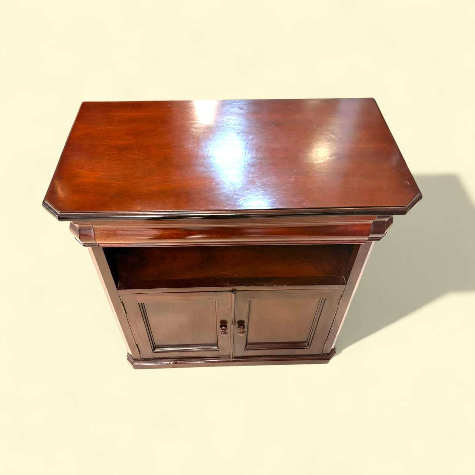 Mesa Tv antigua de caoba con cajón y armario - Cositas Antiguas – La Guadaña, Anticuarios Online en Jerez , vender antigüedades, muebles antiguos