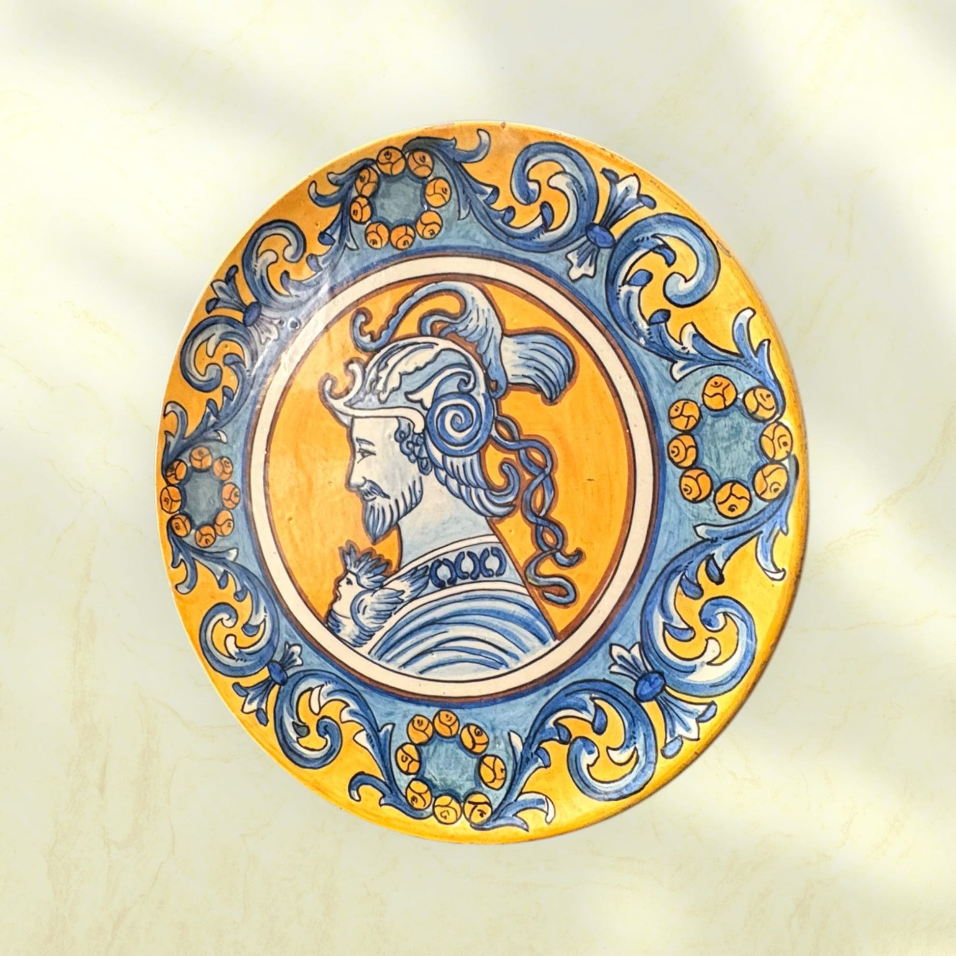 Platos renacentistas de cerámica pintados a mano - Cositas Antiguas – La Guadaña, Anticuarios Online en Jerez , vender antigüedades, muebles antiguos