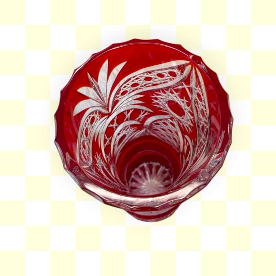 Florero de cristal rojo rubí tallado decorativo - Cositas Antiguas – La Guadaña, Anticuarios Online en Jerez , vender antigüedades, muebles antiguos