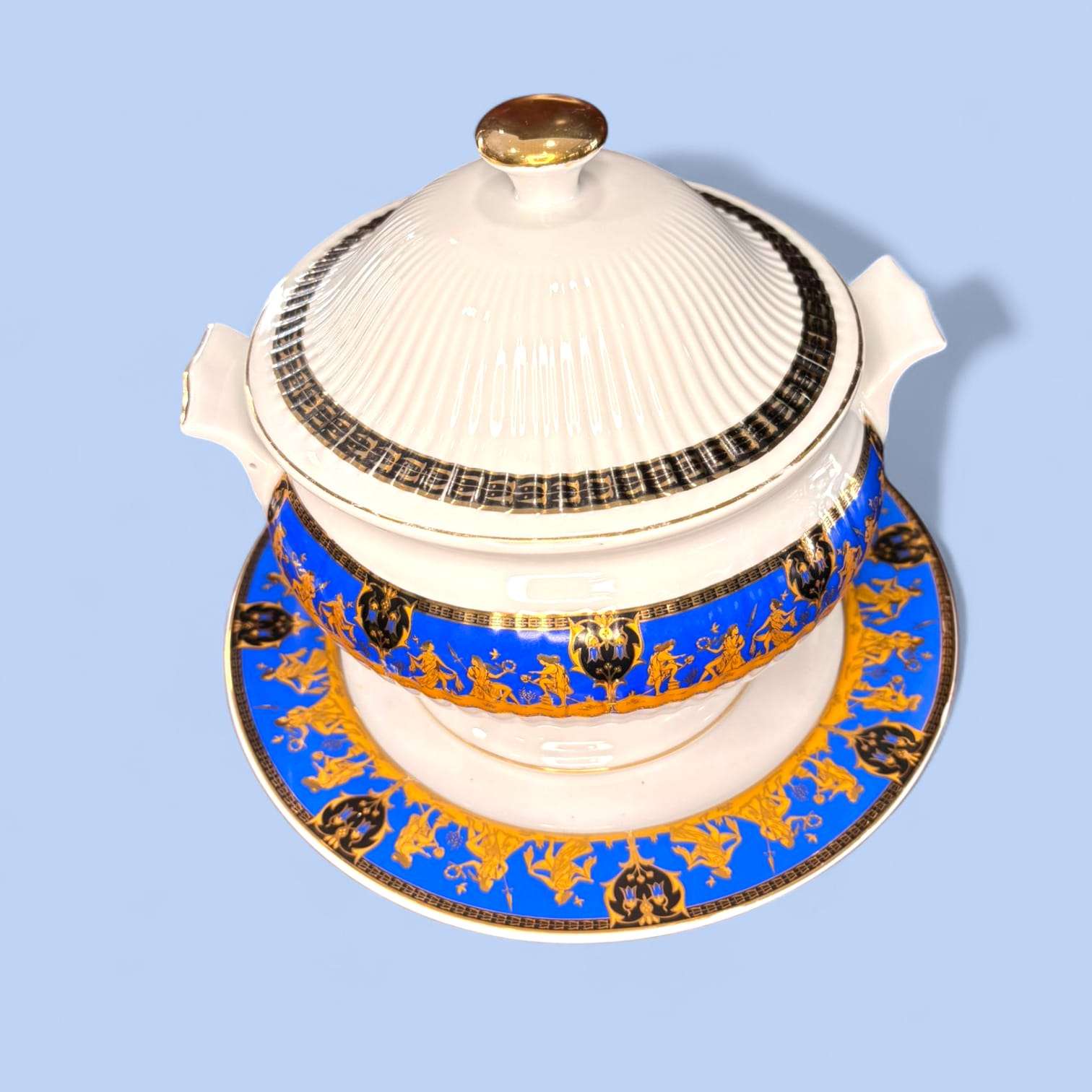 Sopera de porcelana con plato decorado azul y oro - Cositas Antiguas – La Guadaña, Anticuarios Online en Jerez , vender antigüedades, muebles antiguos