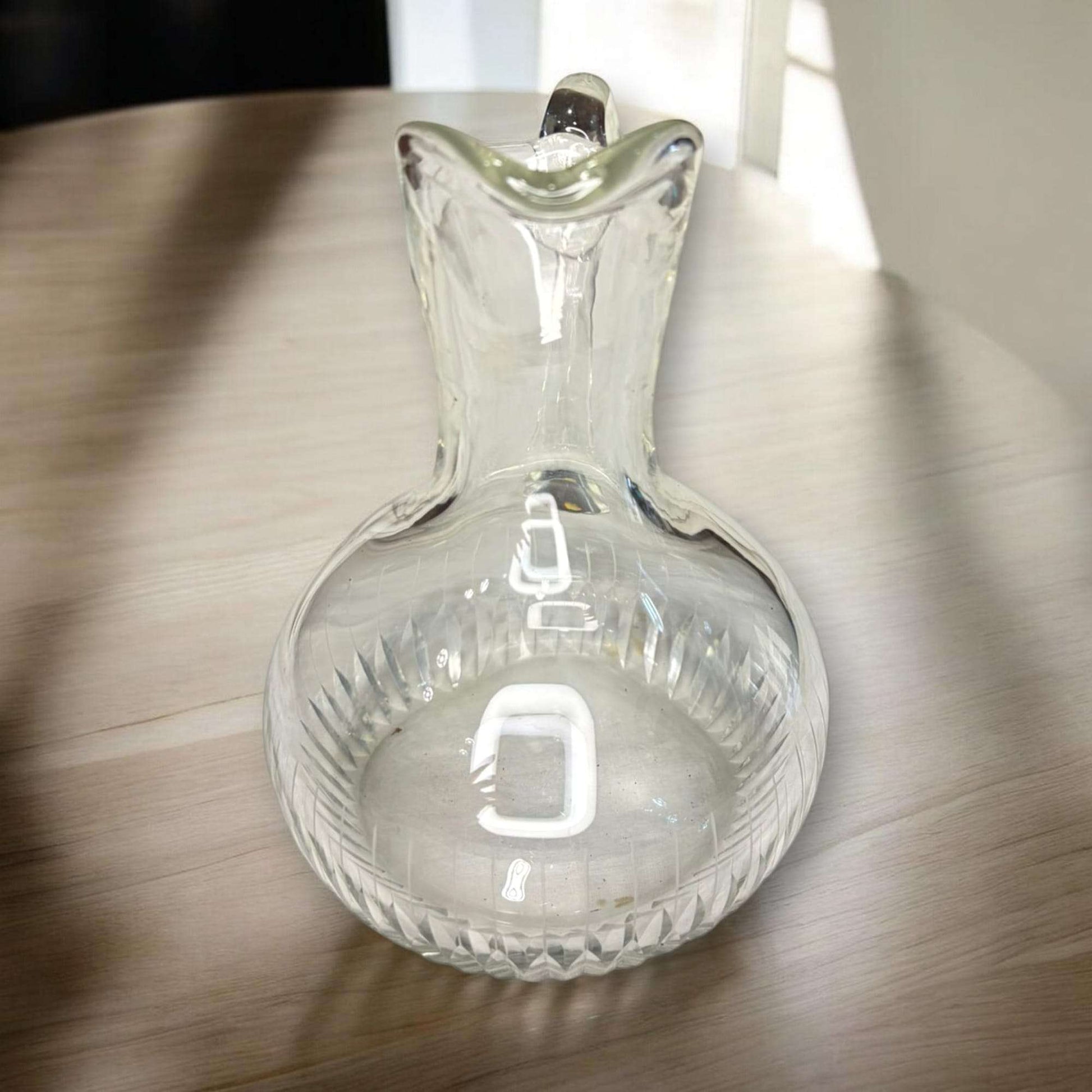 Jarra antigua de cristal tallado para decoración - Cositas Antiguas – La Guadaña, Anticuarios Online en Jerez , vender antigüedades, muebles antiguos