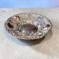 Panera antigua de metal plateado con relieves - Cositas Antiguas – La Guadaña, Anticuarios Online en Jerez , vender antigüedades, muebles antiguos