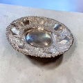 Panera antigua de metal plateado con relieves - Cositas Antiguas – La Guadaña, Anticuarios Online en Jerez , vender antigüedades, muebles antiguos