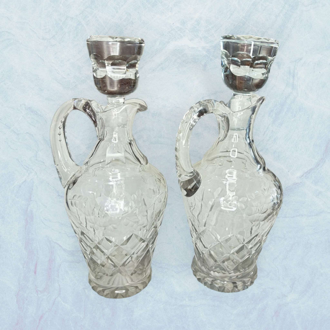 Vinajeras antiguas de cristal tallado con tapón - Cositas Antiguas – La Guadaña, Anticuarios Online en Jerez , vender antigüedades, muebles antiguos