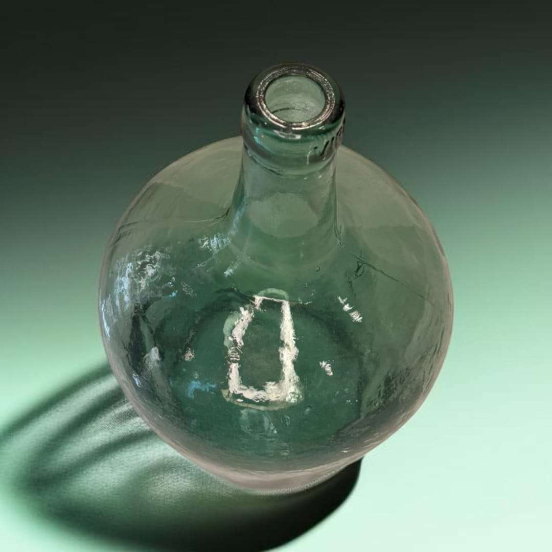 Damajuana antigua de cristal verde decorativa - Cositas Antiguas – La Guadaña, Anticuarios Online en Jerez , vender antigüedades, muebles antiguos