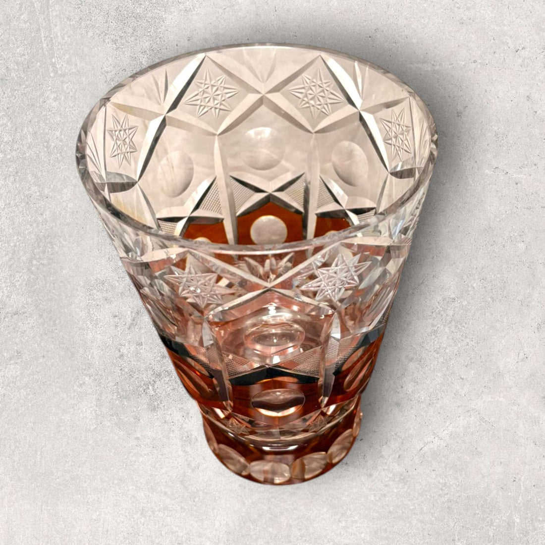 Florero antiguo de cristal tallado ámbar Art Decó - Cositas Antiguas – La Guadaña, Anticuarios Online en Jerez , vender antigüedades, muebles antiguos