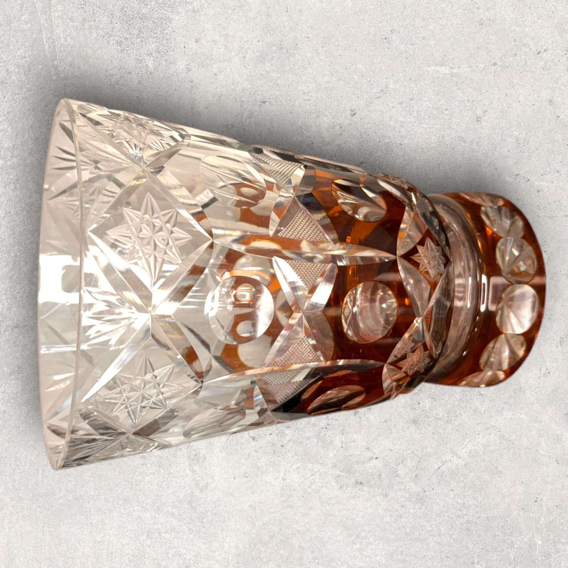 Florero antiguo de cristal tallado ámbar Art Decó - Cositas Antiguas – La Guadaña, Anticuarios Online en Jerez , vender antigüedades, muebles antiguos