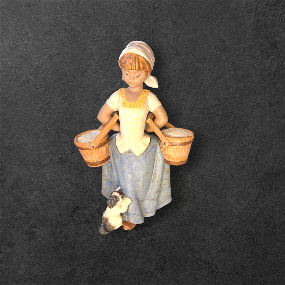 Figura Lladró niña con cubos porcelana antigua - Cositas Antiguas – La Guadaña, Anticuarios Online en Jerez , vender antigüedades, muebles antiguos