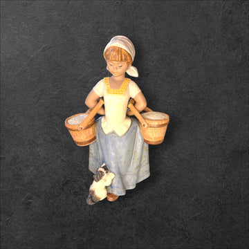 Figura Lladró niña con cubos porcelana antigua - Cositas Antiguas – La Guadaña, Anticuarios Online en Jerez , vender antigüedades, muebles antiguos