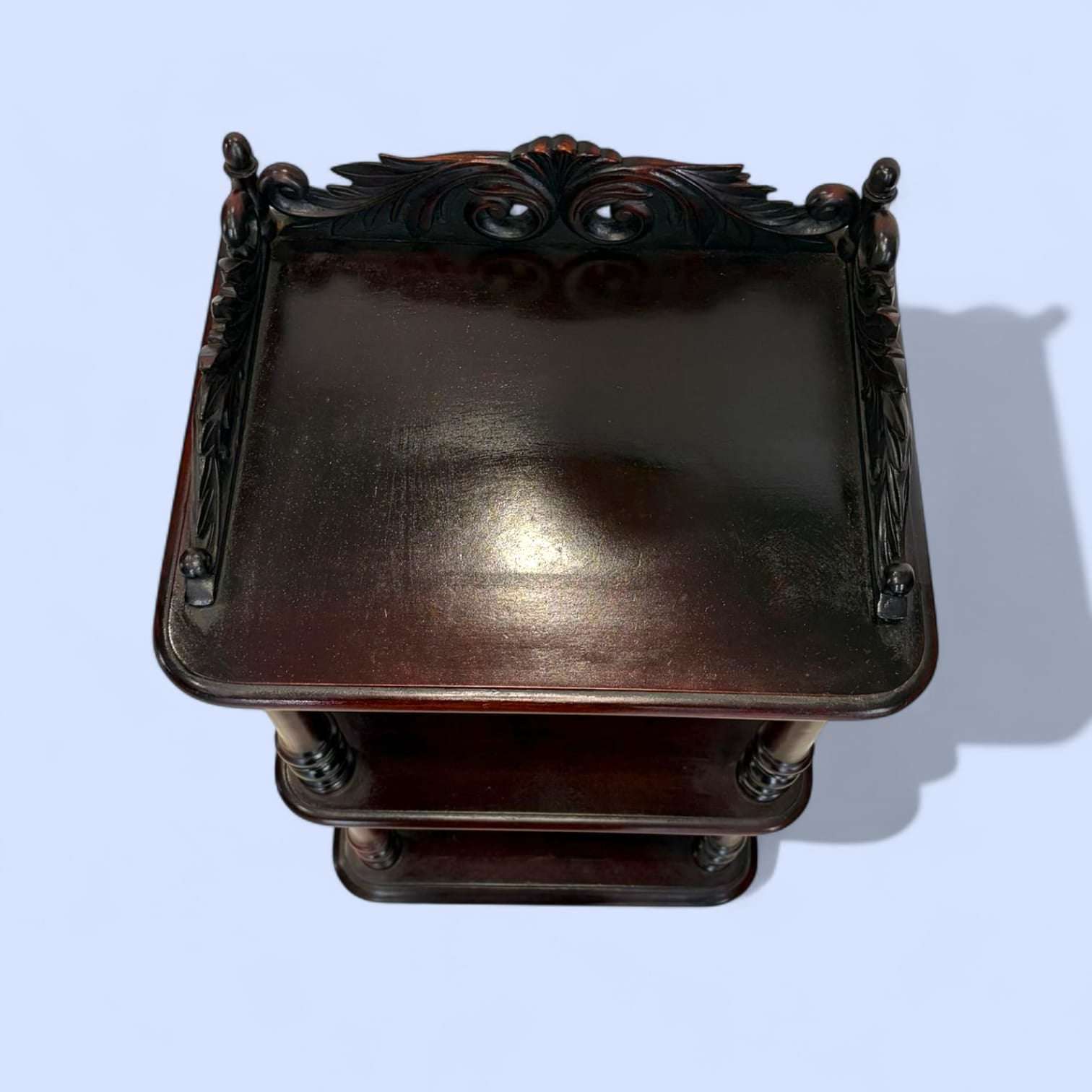 Mesa estantería castellana de madera tallada clásica - Cositas Antiguas – La Guadaña, Anticuarios Online en Jerez , vender antigüedades, muebles antiguos