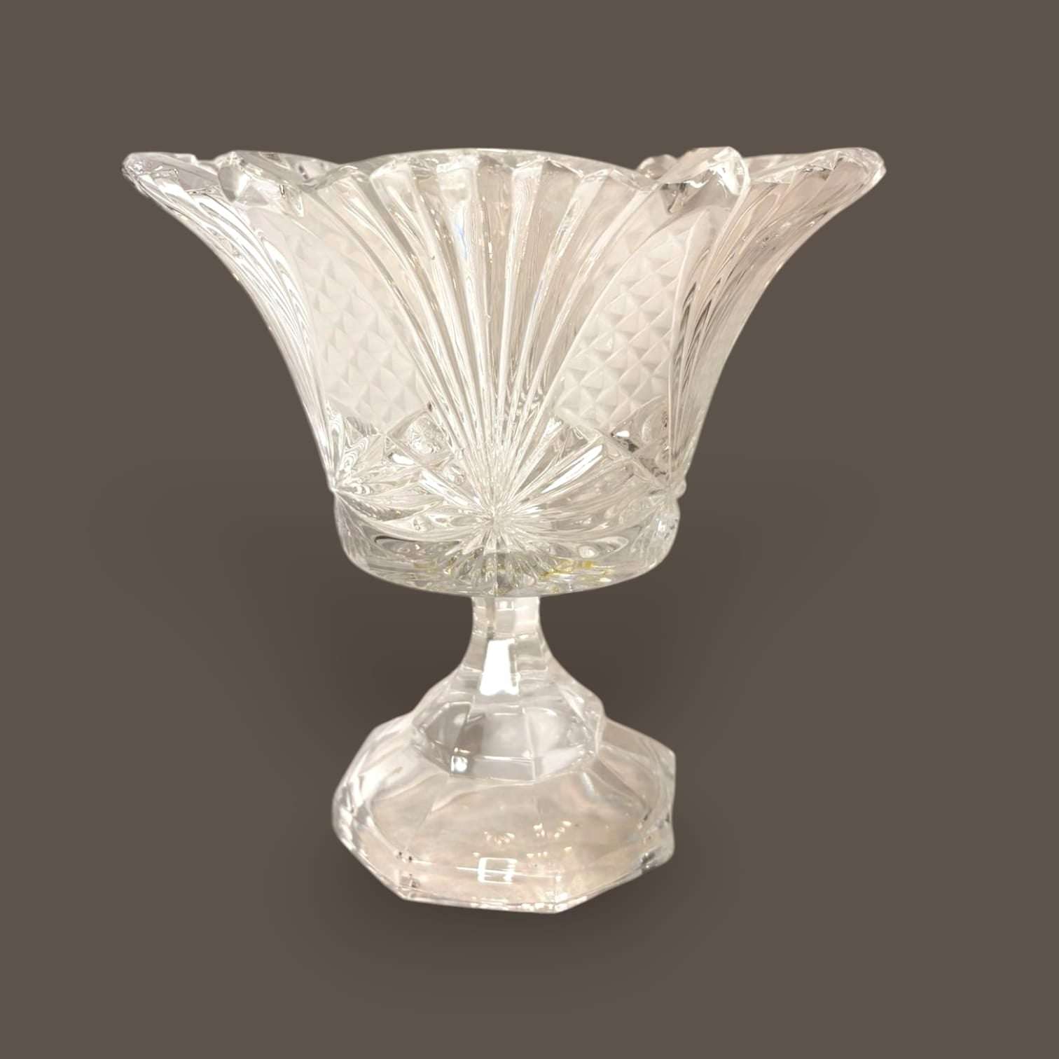 Frutero antiguo de cristal tallado decorativo - Cositas Antiguas – La Guadaña, Anticuarios Online en Jerez , vender antigüedades, muebles antiguos