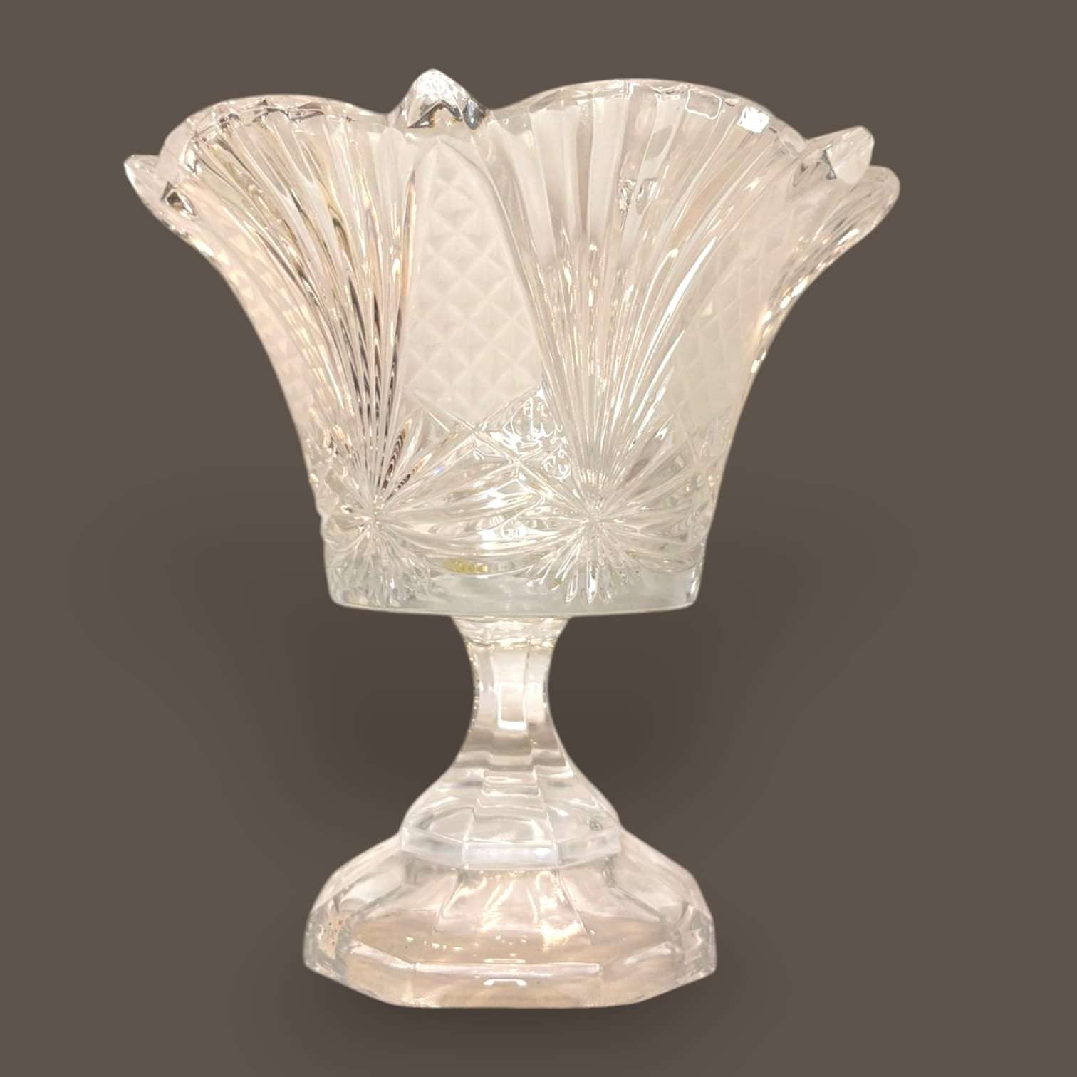 Frutero antiguo de cristal tallado decorativo - Cositas Antiguas – La Guadaña, Anticuarios Online en Jerez , vender antigüedades, muebles antiguos