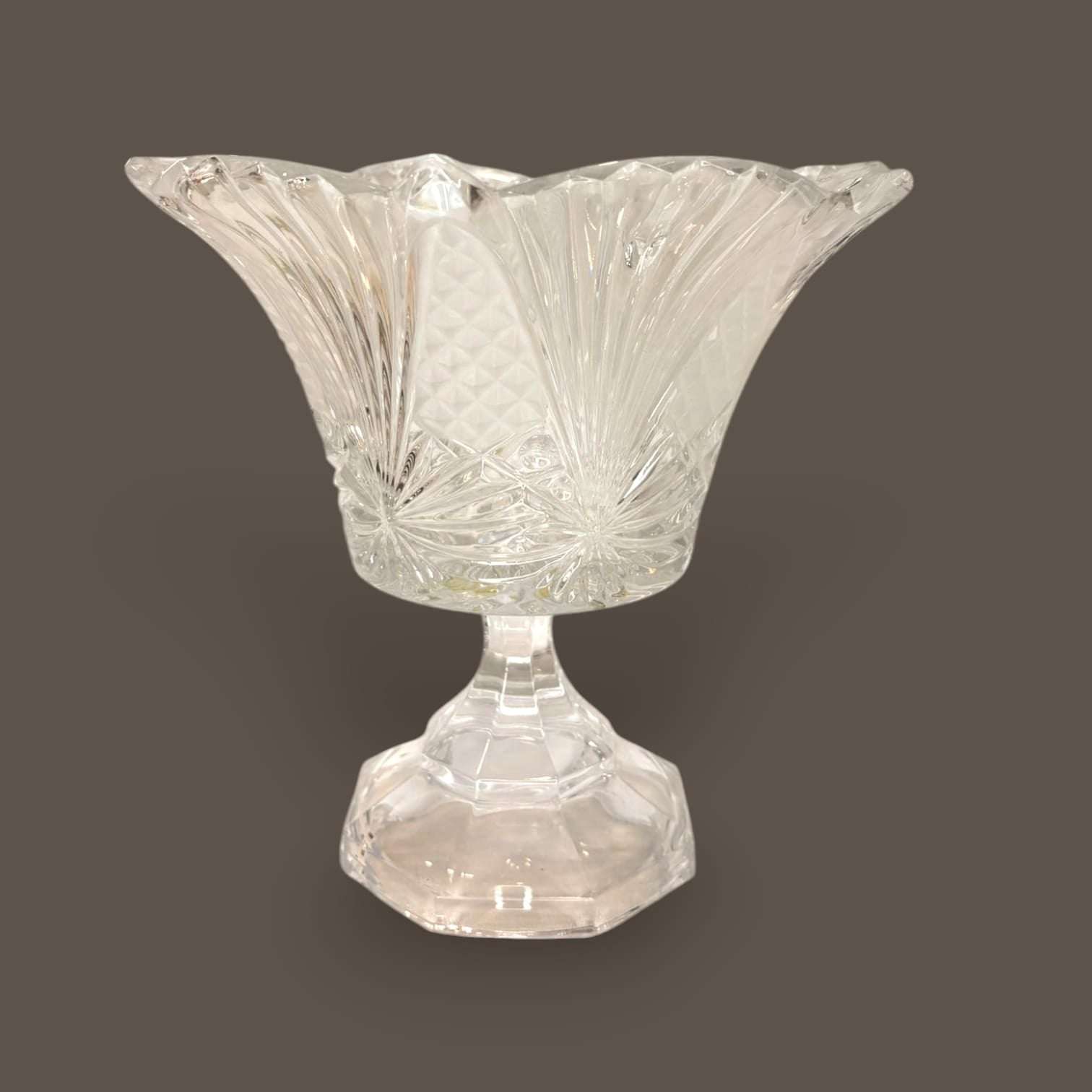 Frutero antiguo de cristal tallado decorativo - Cositas Antiguas – La Guadaña, Anticuarios Online en Jerez , vender antigüedades, muebles antiguos