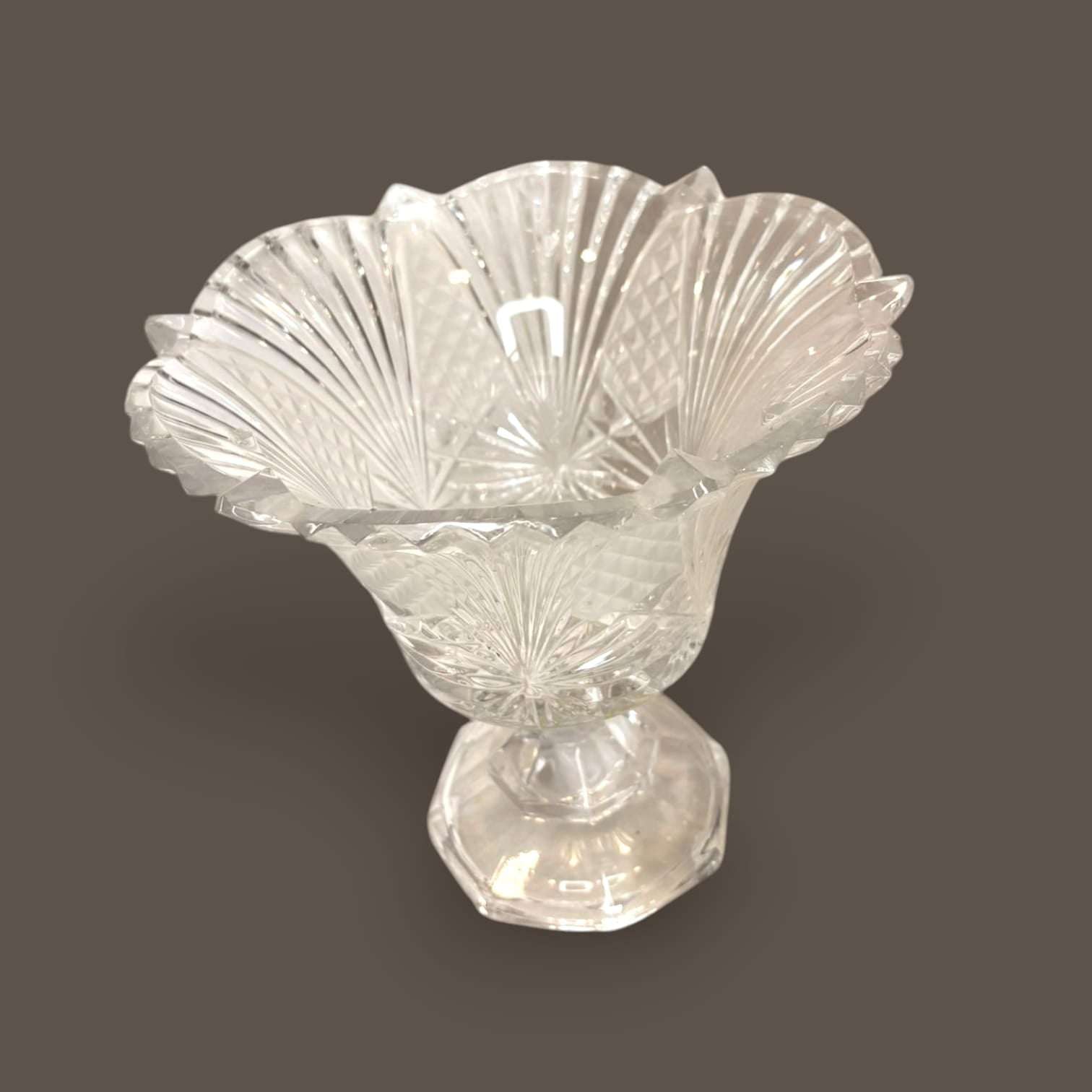 Frutero antiguo de cristal tallado decorativo - Cositas Antiguas – La Guadaña, Anticuarios Online en Jerez , vender antigüedades, muebles antiguos