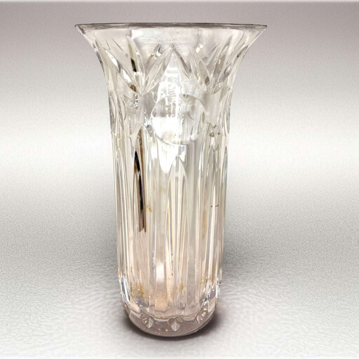 Florero antiguo de cristal tallado decorativo - Cositas Antiguas – La Guadaña, Anticuarios Online en Jerez , vender antigüedades, muebles antiguos
