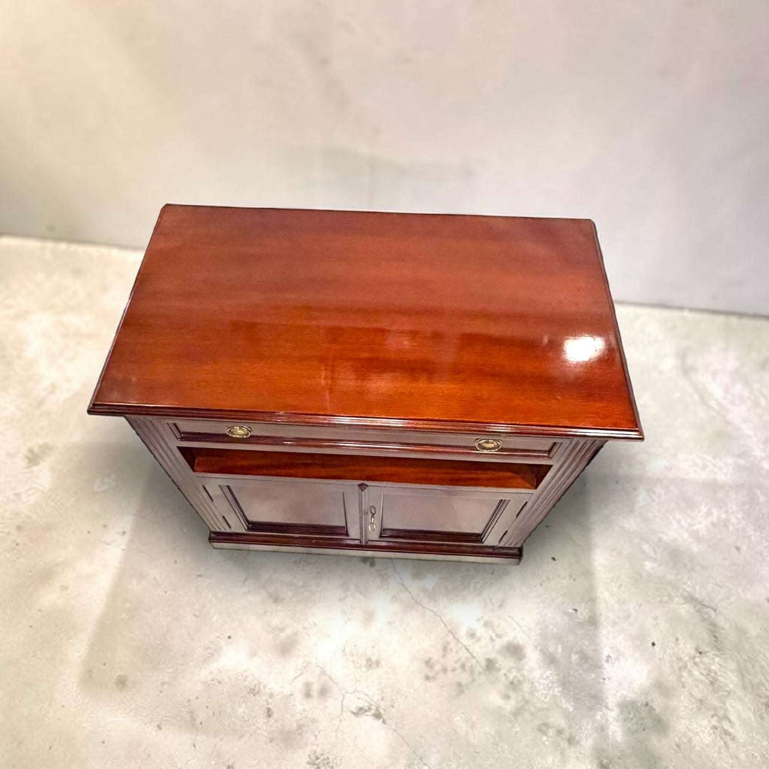 Mueble TV de caoba antiguo con cajón y alacena - Cositas Antiguas – La Guadaña, Anticuarios Online en Jerez , vender antigüedades, muebles antiguos