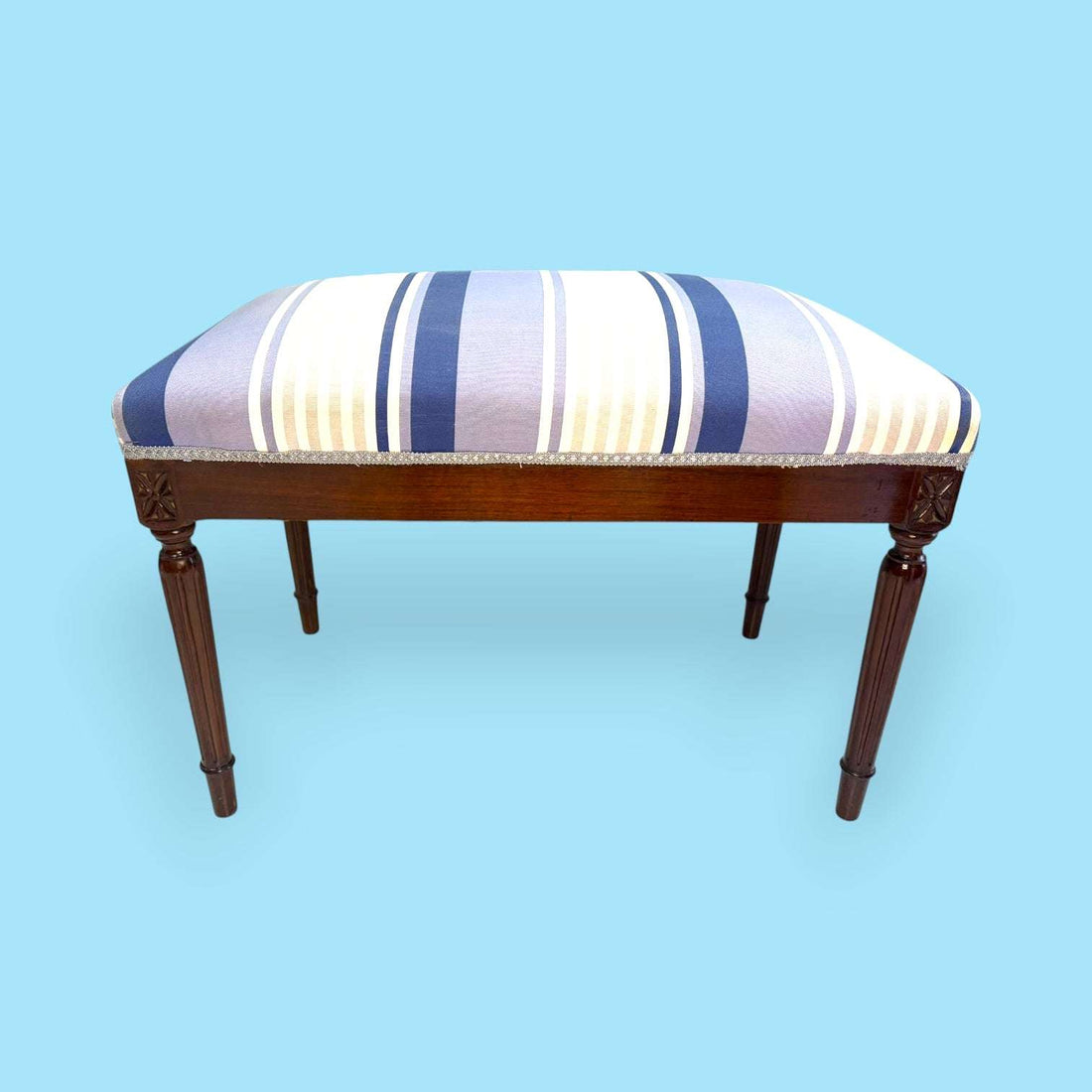 Banqueta de caoba antigua tapizada | Pieza única - Cositas Antiguas – La Guadaña, Anticuarios Online en Jerez , vender antigüedades, muebles antiguos