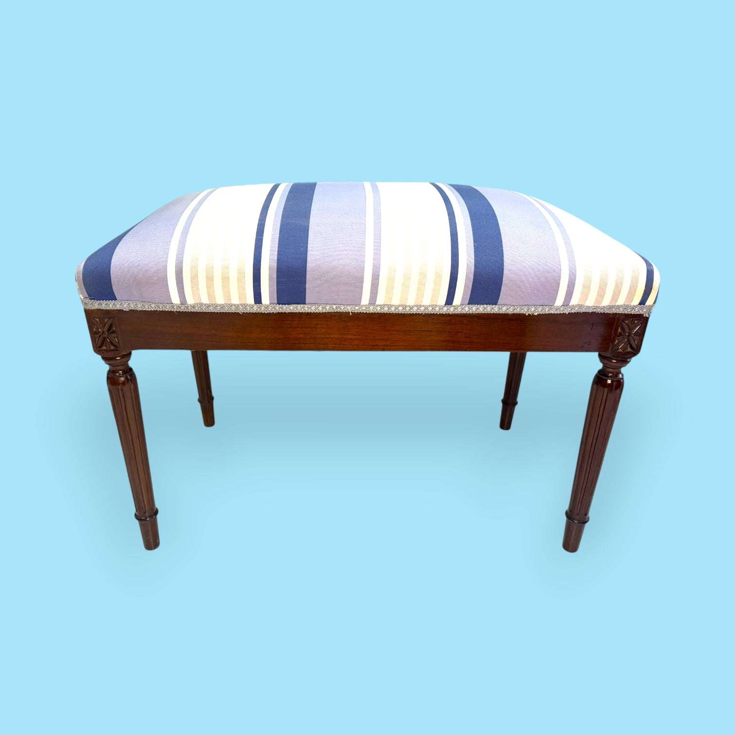Banqueta de caoba antigua tapizada | Pieza única - Cositas Antiguas – La Guadaña, Anticuarios Online en Jerez , vender antigüedades, muebles antiguos