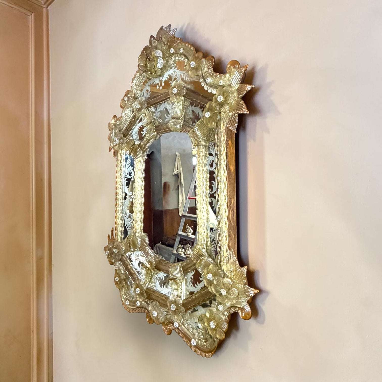 Espejo veneciano Murano con marco de cristal grabado - Cositas Antiguas – La Guadaña, Anticuarios Online en Jerez , vender antigüedades, muebles antiguos