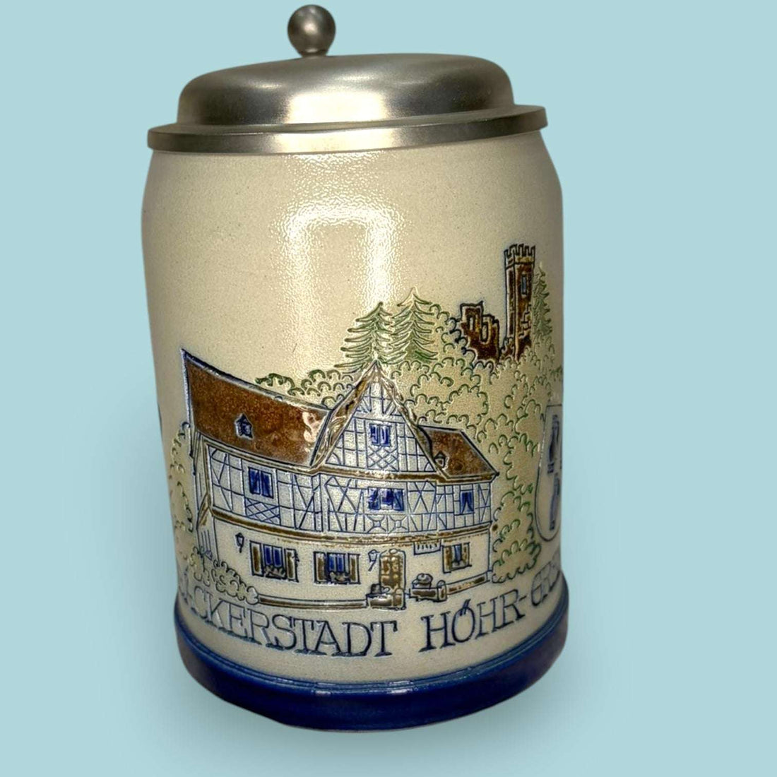 Jarra de cerveza alemana con tapa de metal plateado y sello - Cositas Antiguas – La Guadaña, Anticuarios Online en Jerez , vender antigüedades, muebles antiguos
