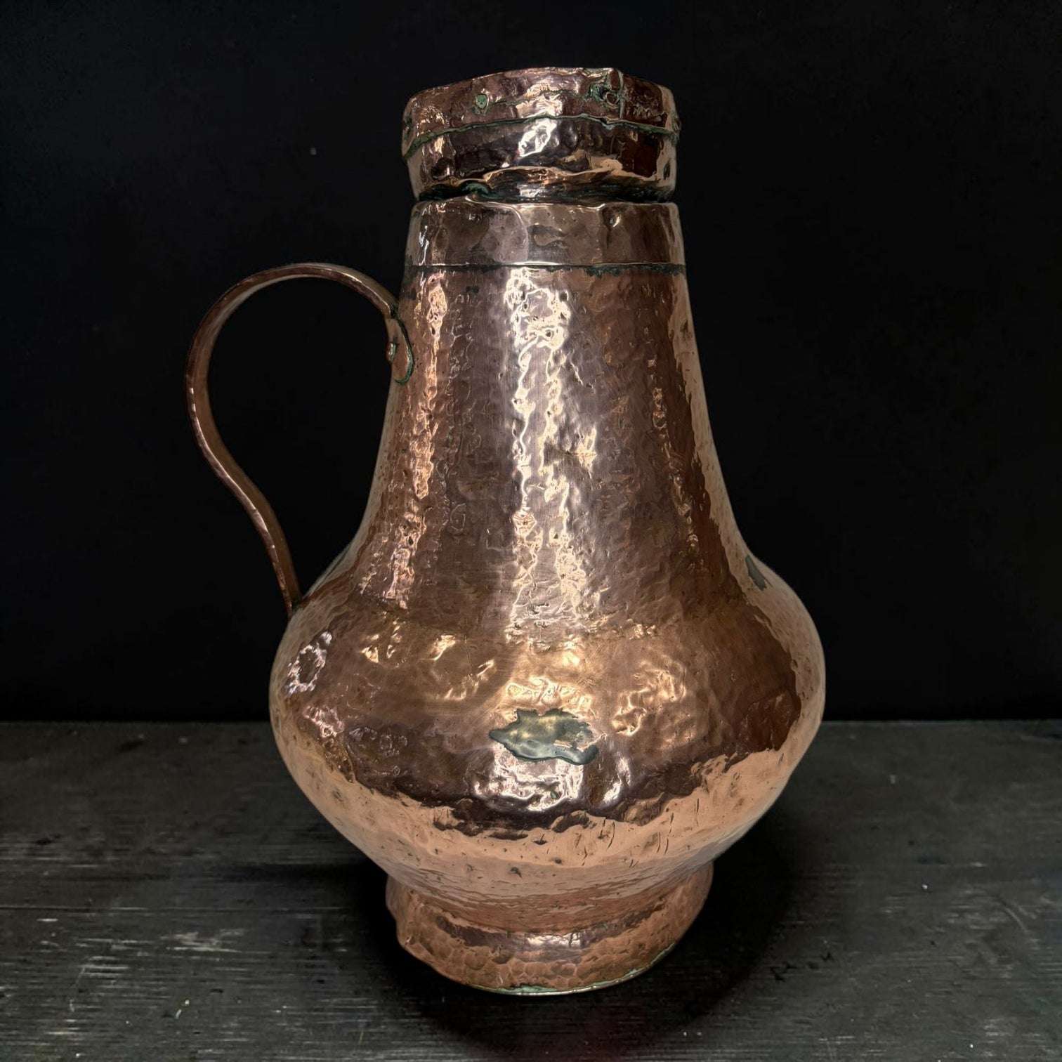 Jarra de cobre martilleado del siglo XVIII | Pieza decorativa - Cositas Antiguas – La Guadaña, Anticuarios Online en Jerez , vender antigüedades, muebles antiguos