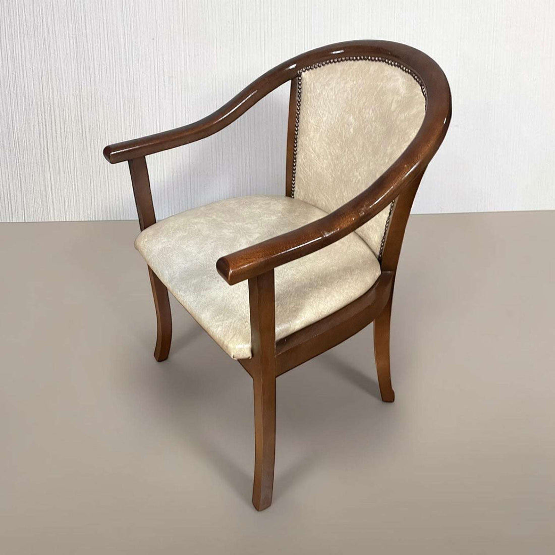 Pareja de sillones de oficina de caoba con cuero blanco - Cositas Antiguas – La Guadaña, Anticuarios Online en Jerez , vender antigüedades, muebles antiguos