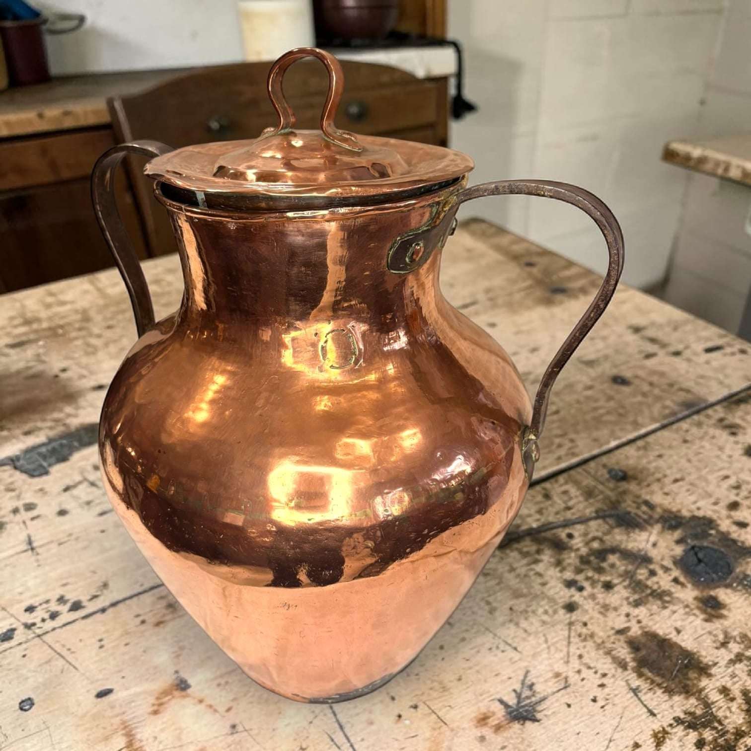Olla de cobre antigua con tapa y dos asas laterales del siglo XIX - Cositas Antiguas – La Guadaña, Anticuarios Online en Jerez , vender antigüedades, muebles antiguos