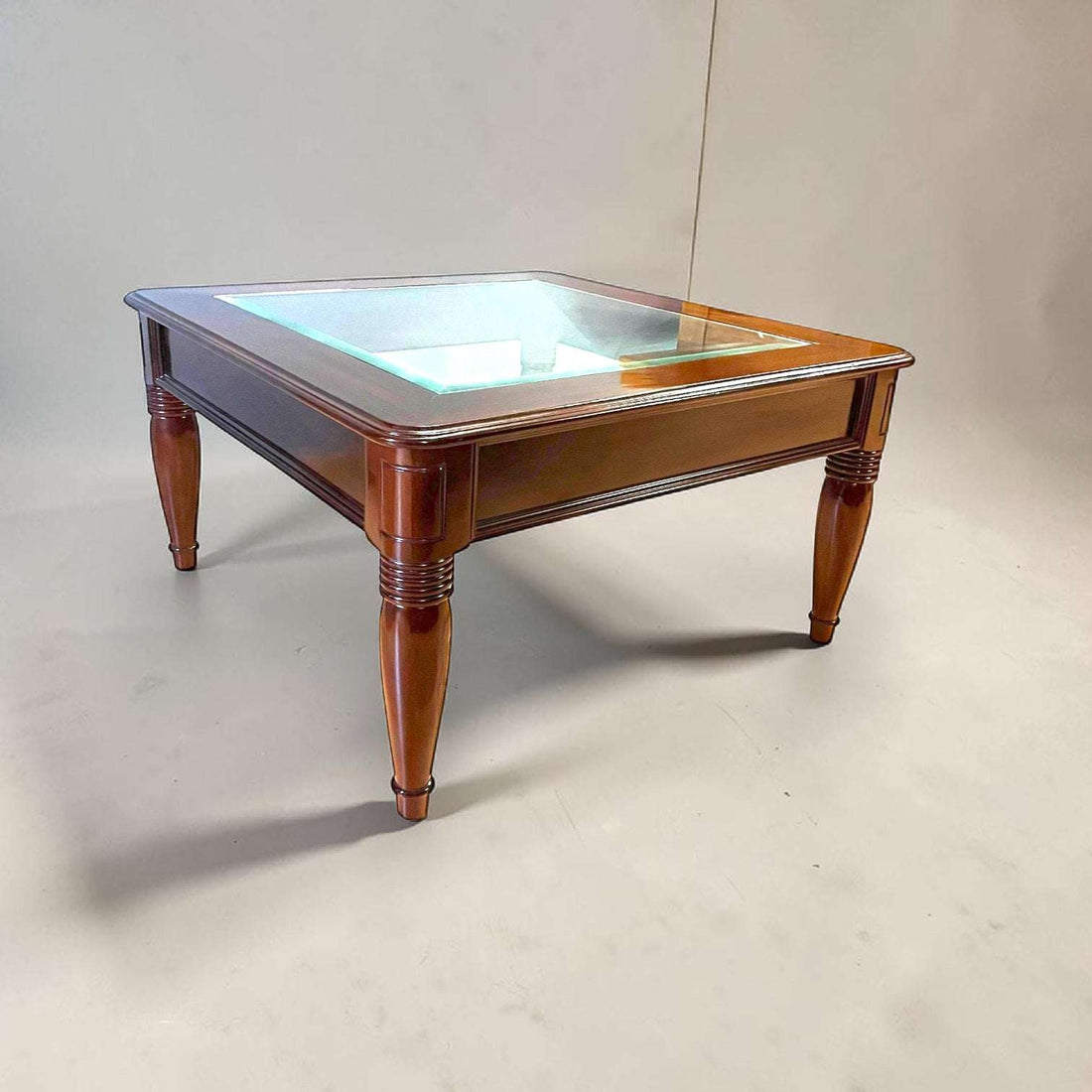Mesa baja de salón de caoba con cristal biselado - Cositas Antiguas – La Guadaña, Anticuarios Online en Jerez , vender antigüedades, muebles antiguos