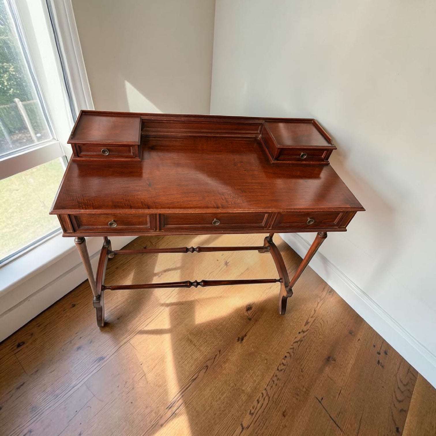 Escritorio de caoba antiguo con cajones | Cositas Antiguas - Cositas Antiguas – La Guadaña, Anticuarios Online en Jerez , vender antigüedades, muebles antiguos