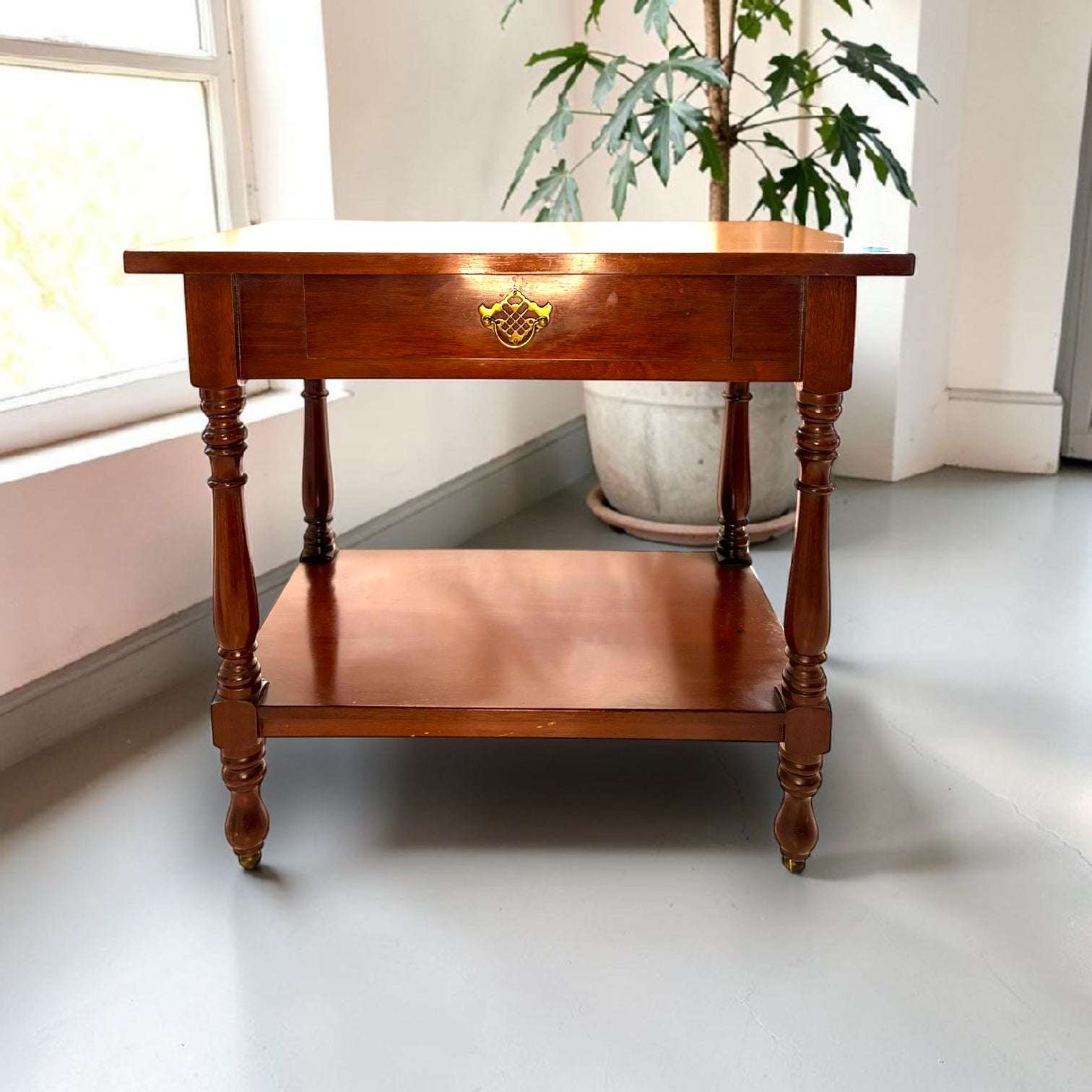 Mesa baja de caoba con cajón y balda inferior - Cositas Antiguas – La Guadaña, Anticuarios Online en Jerez , vender antigüedades, muebles antiguos