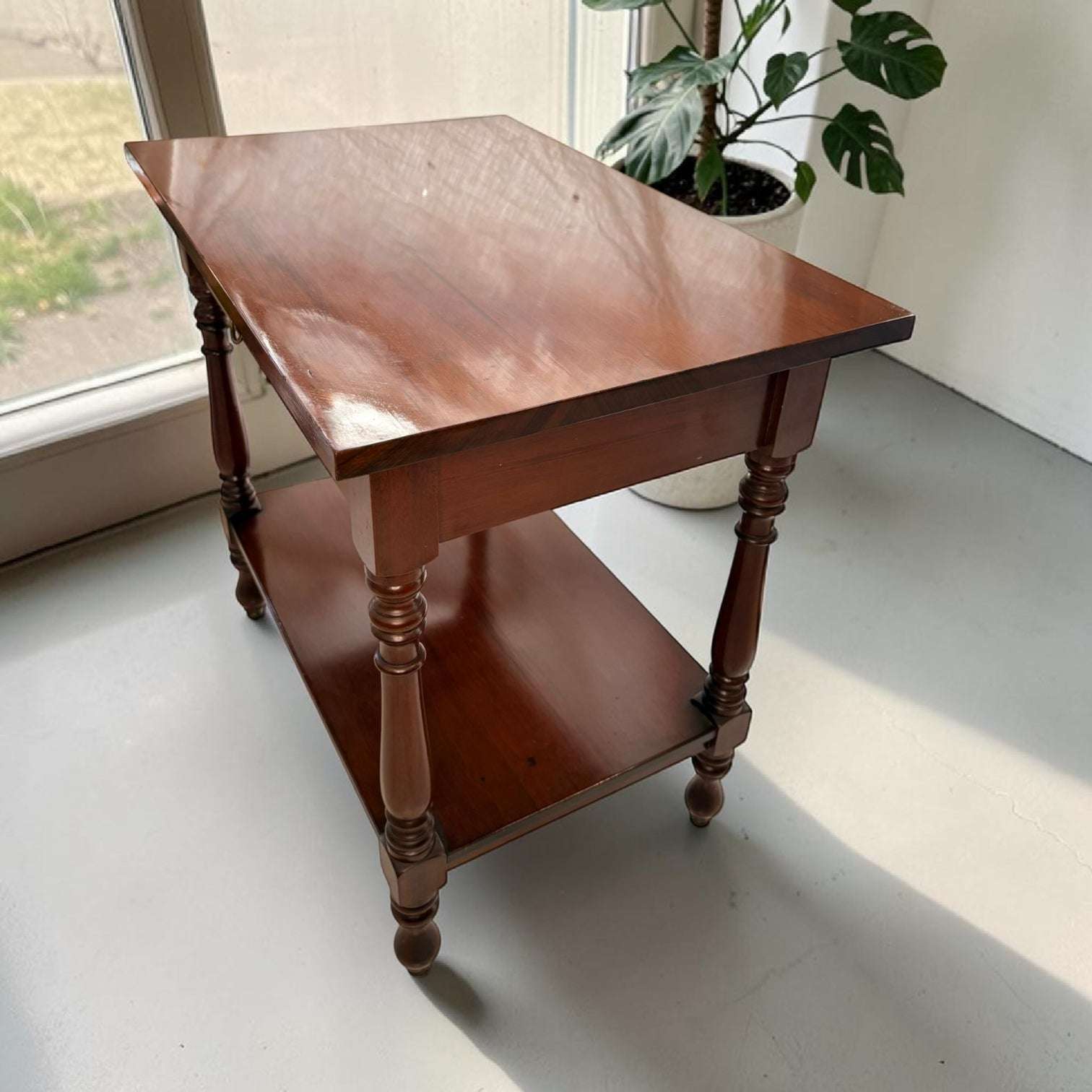 Mesa baja de caoba con cajón y balda inferior - Cositas Antiguas – La Guadaña, Anticuarios Online en Jerez , vender antigüedades, muebles antiguos