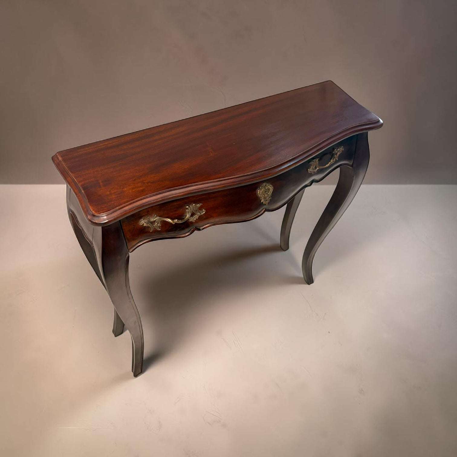 Consola antigua de madera con cajón y patas curvas - Cositas Antiguas – La Guadaña, Anticuarios Online en Jerez , vender antigüedades, muebles antiguos
