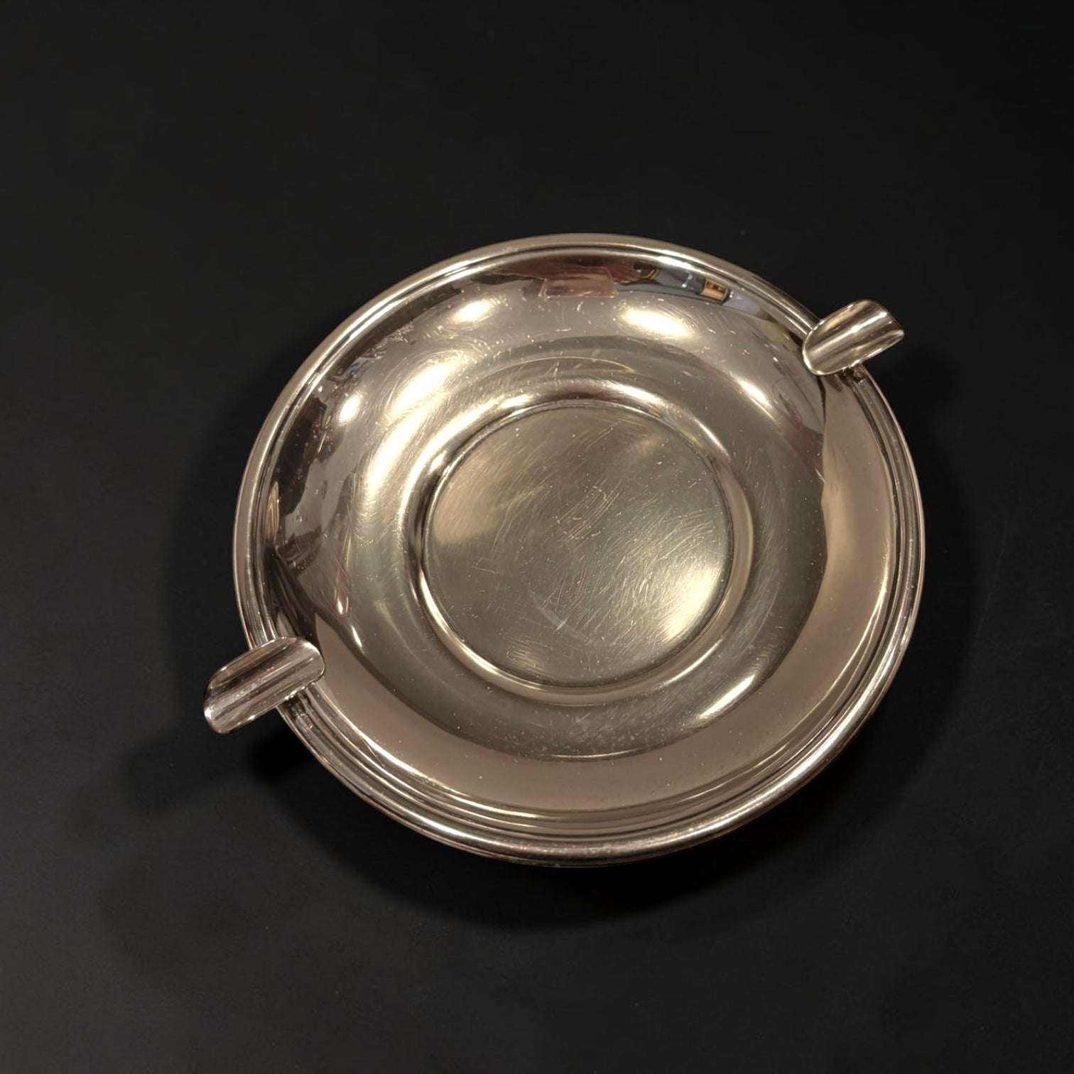 Cenicero de metal plateado antiguo y decorativo - Cositas Antiguas – La Guadaña, Anticuarios Online en Jerez , vender antigüedades, muebles antiguos