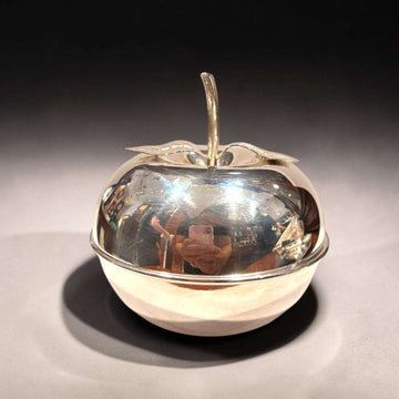 Mantequillero de metal plateado con forma de manzana - Cositas Antiguas – La Guadaña, Anticuarios Online en Jerez , vender antigüedades, muebles antiguos