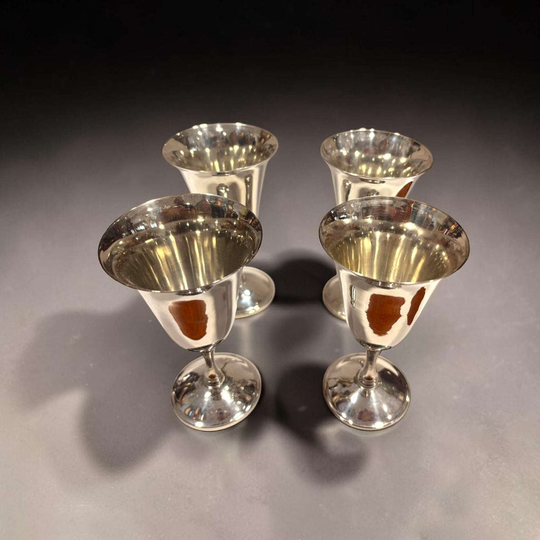 Copas de metal plateado para eventos y decoración - Cositas Antiguas – La Guadaña, Anticuarios Online en Jerez , vender antigüedades, muebles antiguos