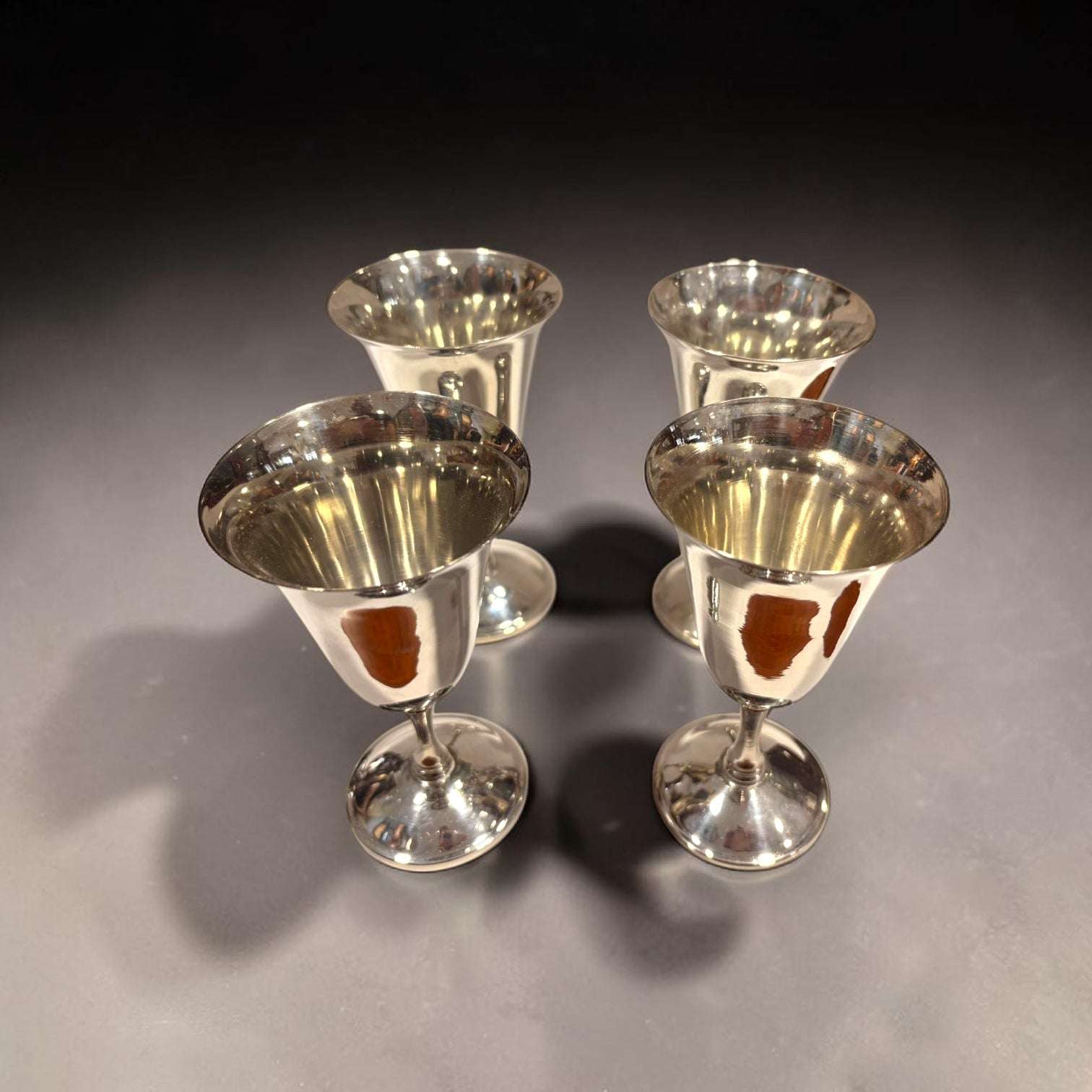 Copas de metal plateado para eventos y decoración - Cositas Antiguas – La Guadaña, Anticuarios Online en Jerez , vender antigüedades, muebles antiguos