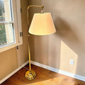 Lámpara de pie dorada ajustable vintage funcional - Cositas Antiguas – La Guadaña, Anticuarios Online en Jerez , vender antigüedades, muebles antiguos