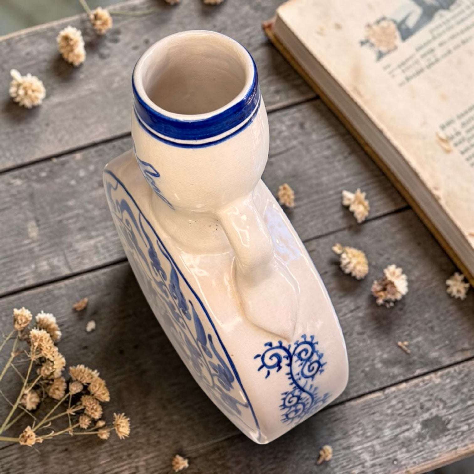 Florero de porcelana azul y blanca estilo chino - Cositas Antiguas – La Guadaña, Anticuarios Online en Jerez , vender antigüedades, muebles antiguos