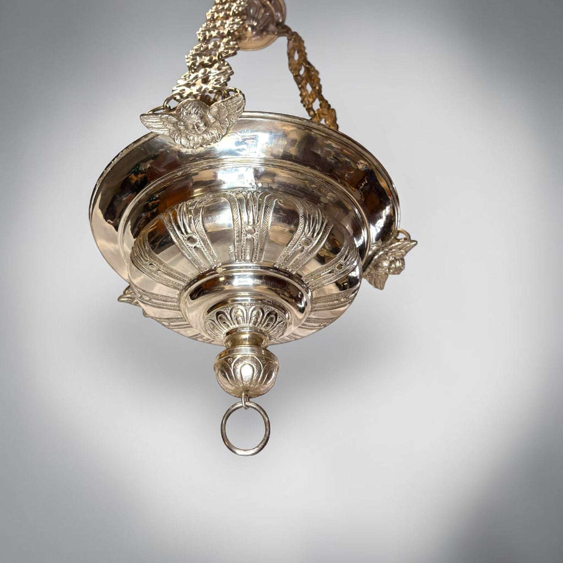 Lámpara votiva antigua de metal plateado para decoración religiosa - Cositas Antiguas – La Guadaña, Anticuarios Online en Jerez , vender antigüedades, muebles antiguos