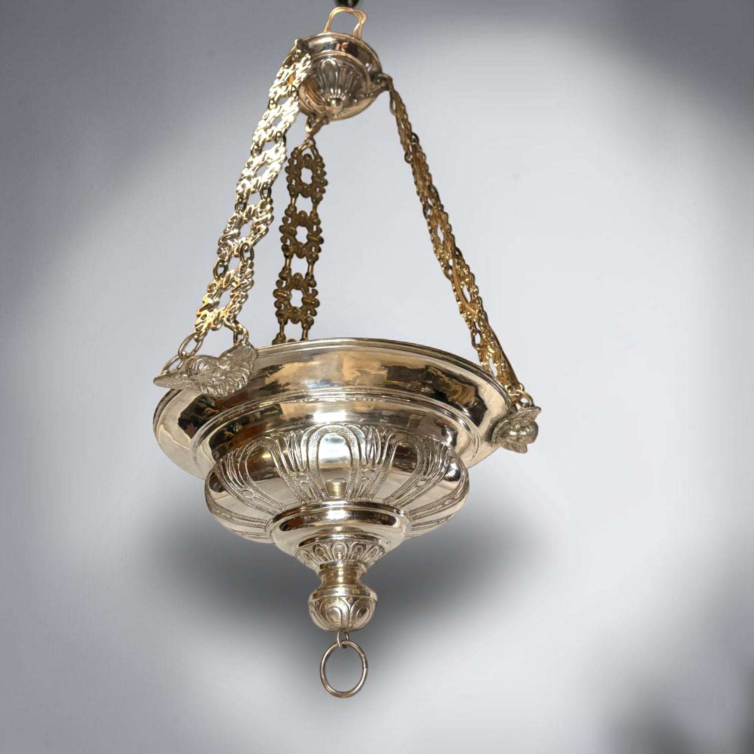 Lámpara votiva antigua de metal plateado para decoración religiosa - Cositas Antiguas – La Guadaña, Anticuarios Online en Jerez , vender antigüedades, muebles antiguos