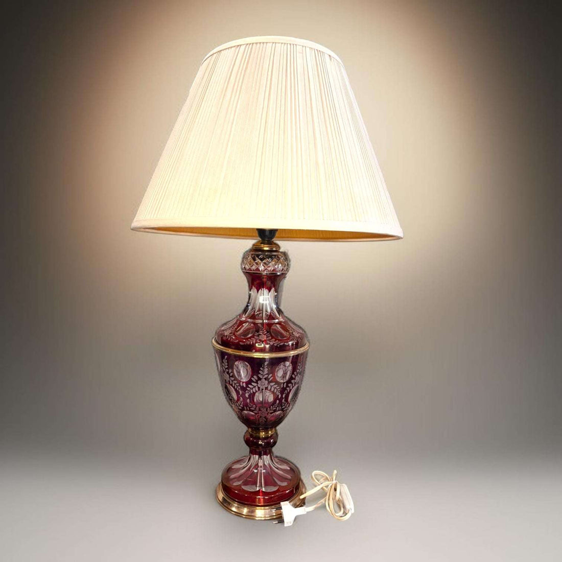 Lámpara de sobremesa Baccarat antigua con pantalla - Cositas Antiguas – La Guadaña, Anticuarios Online en Jerez , vender antigüedades, muebles antiguos