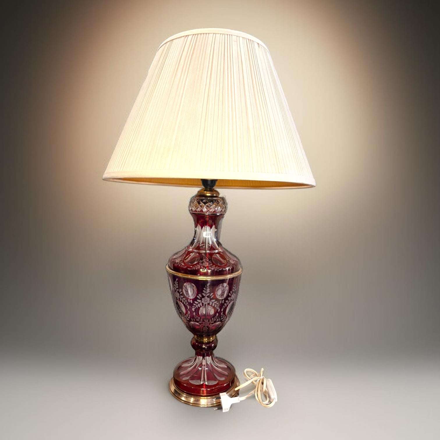 Lámpara de sobremesa Baccarat antigua con pantalla - Cositas Antiguas – La Guadaña, Anticuarios Online en Jerez , vender antigüedades, muebles antiguos