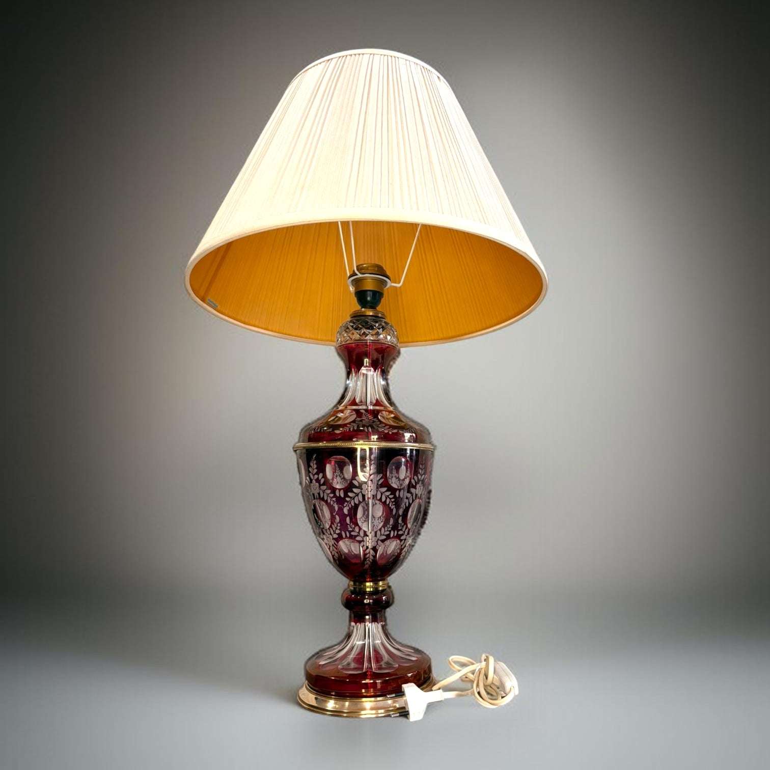 Lámpara de sobremesa Baccarat antigua con pantalla - Cositas Antiguas – La Guadaña, Anticuarios Online en Jerez , vender antigüedades, muebles antiguos