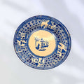 Plato decorativo antiguo de cerámica blanca y azul F.M. - Cositas Antiguas – La Guadaña, Anticuarios Online en Jerez , vender antigüedades, muebles antiguos