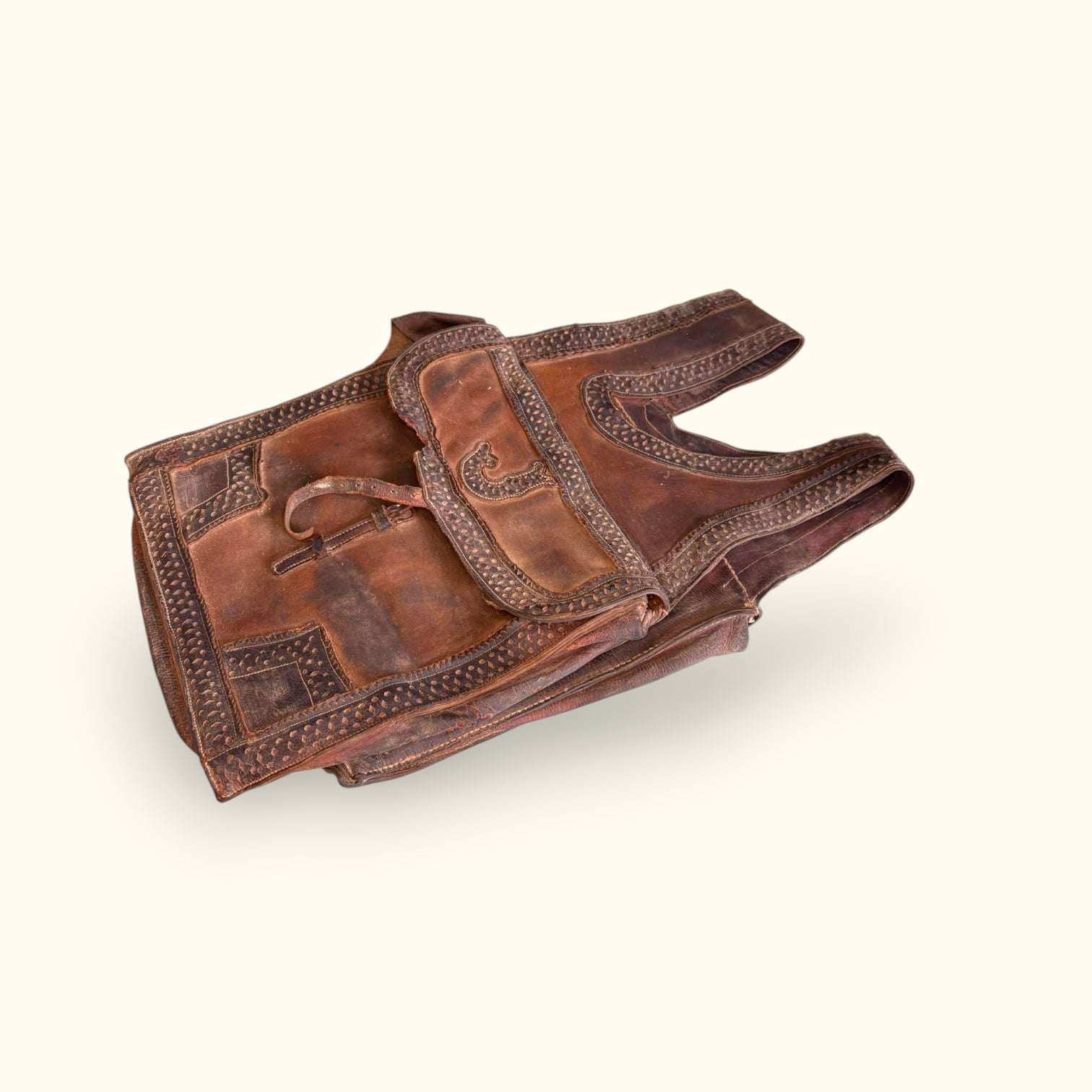 Alforja de cuero marroquí siglo XIX decorativa - Cositas Antiguas – La Guadaña, Anticuarios Online en Jerez , vender antigüedades, muebles antiguos