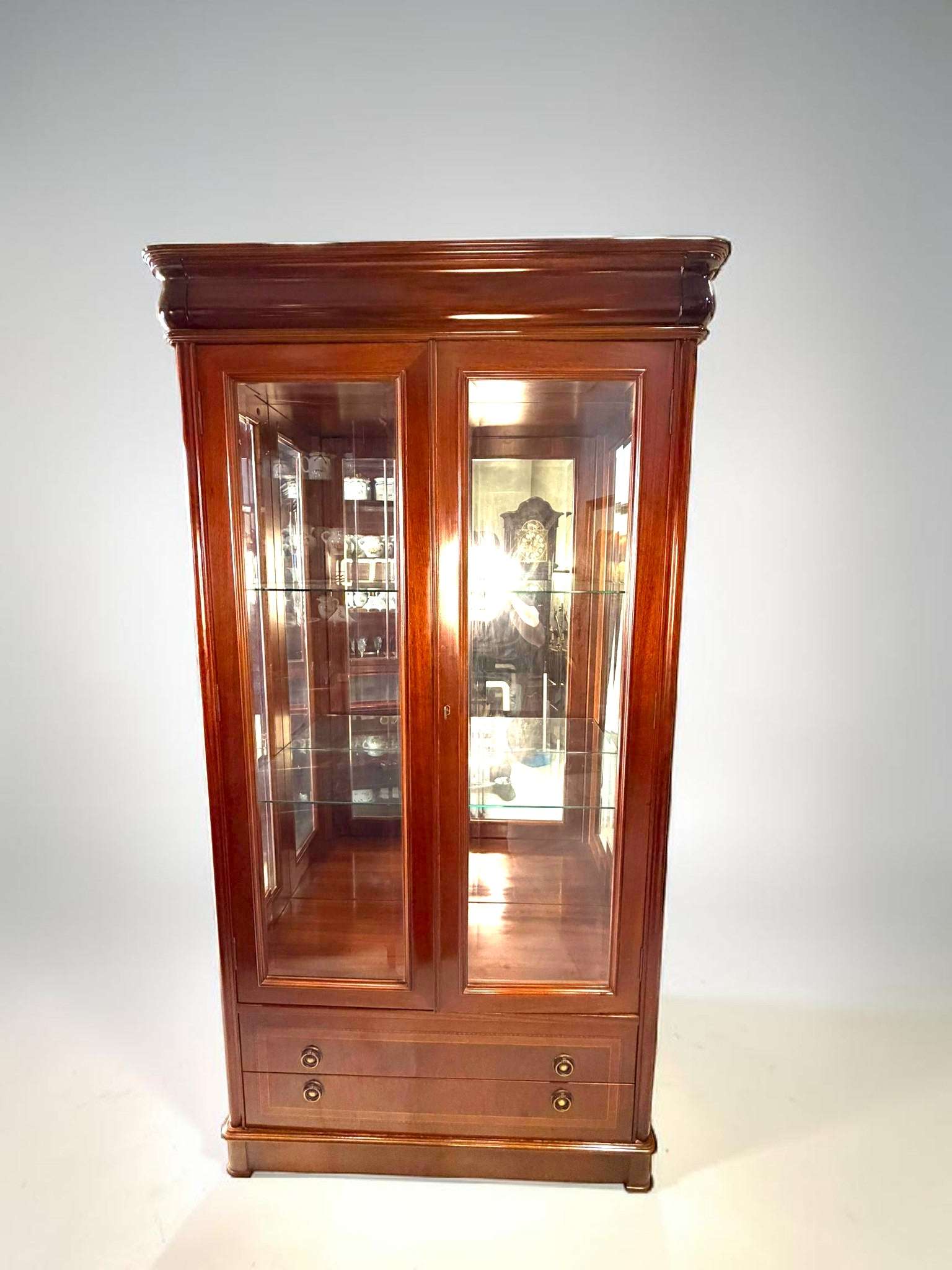 Vitrina antigua de caoba con puertas de cristal - Cositas Antiguas – La Guadaña, Anticuarios Online en Jerez , vender antigüedades, muebles antiguos