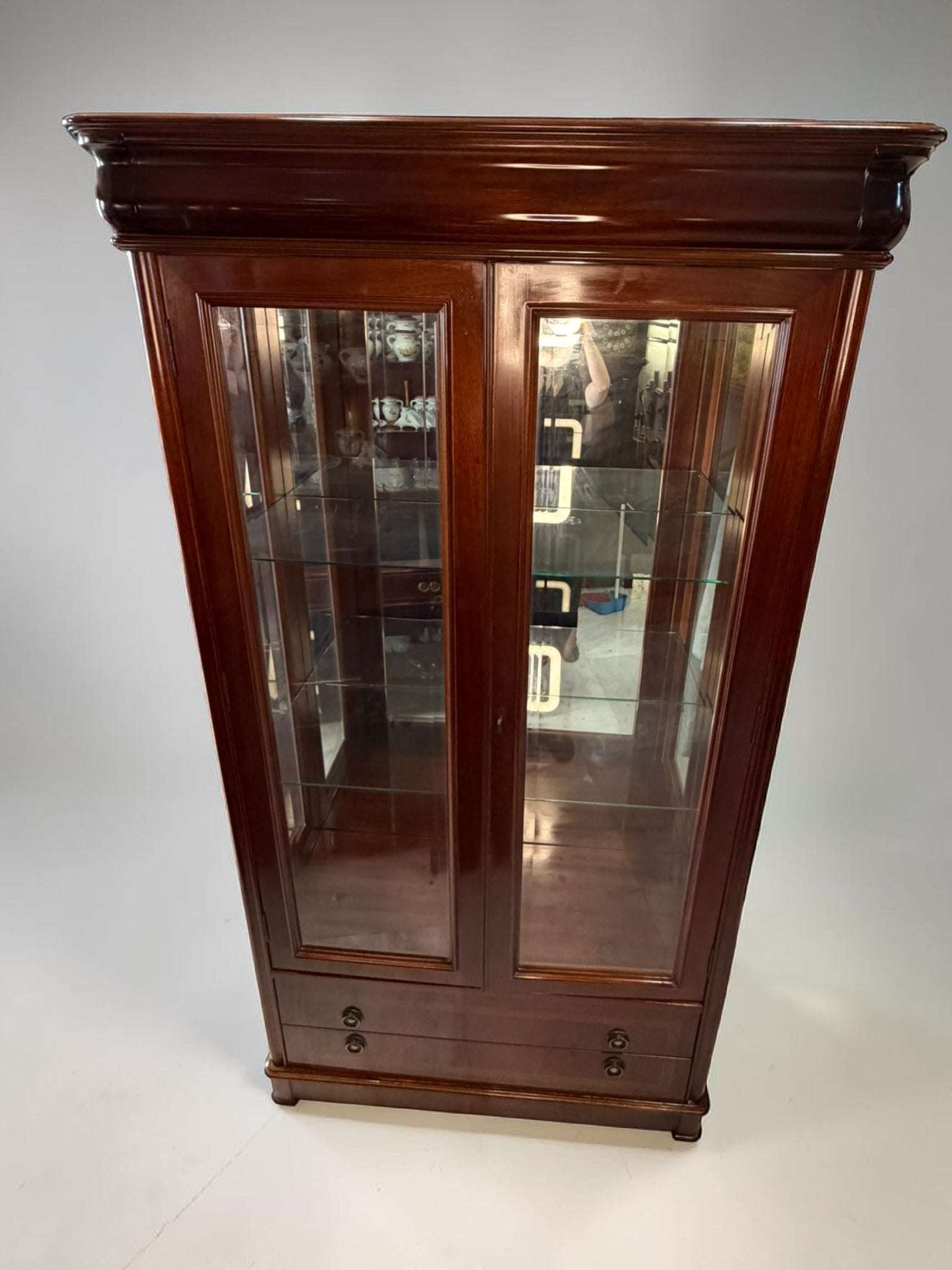 Vitrina antigua de caoba con puertas de cristal - Cositas Antiguas – La Guadaña, Anticuarios Online en Jerez , vender antigüedades, muebles antiguos